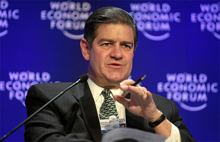 Ông James S.Turley, Chủ tịch kiêm Tổng giám đốc toàn cầu của Ernst & Young.