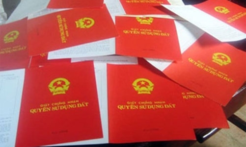 Nhiều người dân Tp.HCM đồng loạt đòi trả “sổ đỏ”!