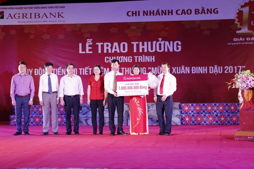 Khách hàng Mã Thị Nhi (trú tại thành phố Cao Bằng, tỉnh Cao Bằng) gửi 
tiền tại Agribank Cao Bằng đã là khách hàng may mắn trúng thưởng giải 
Đặc biệt thứ Nhất trị giá 1 tỷ đồng. 