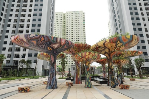 Với cảnh quan đẹp, đầy đủ tiện ích, có nhiều không gian quảng trường, 
thoáng đãng, Goldmark City được đánh giá là một dự án hút khách.