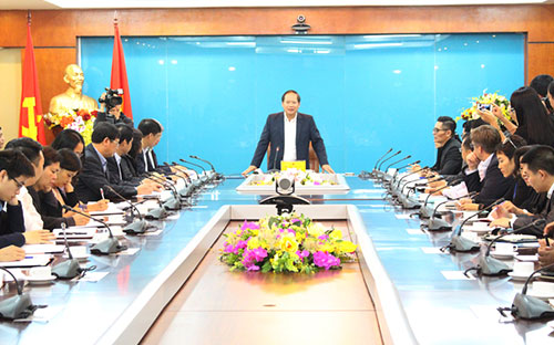 <span style="font-family: 'Times New Roman'; font-size: 15px;">Bộ trưởng Bộ Thông tin và Truyền thông Trương Minh Tuấn chủ trì buổi làm việc với các doanh nghiệp ngày 16/3/2017.</span>