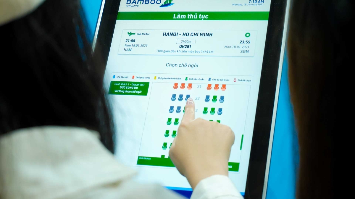 Các máy làm thủ tục tự động (kiosk check-in) của Bamboo Airways được bố trí lắp đặt tại tầng 2, sảnh A, nhà ga T1 của Cảng hàng không quốc tế Nội Bài và cổng D3, nhà ga Quốc nội của Cảng hàng không quốc tế Tân Sơn Nhất.