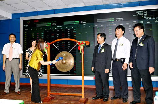 Ngày 16/7, 30 triệu cổ phiếu của Công ty Cổ phần Chứng khoán Hòa Bình (mã HBS) chính thức giao dịch trên HNX.