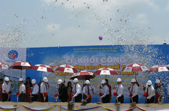 Lễ khởi công xây dựng Dự án khu nhà ở phục vụ cho công nhân Khu công nghiệp Yên Phong (giai đoạn 2) và dự án Trường Cao đẳng nghề Viglacera.
