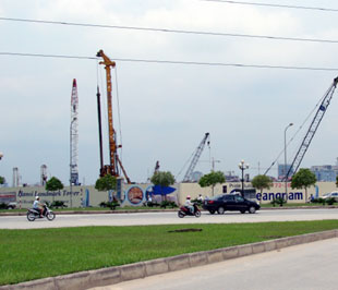 Quang cảnh bên ngoài dự án Dự án tổ hợp khách sạn - thương mại - văn phòng - căn hộ - công viên của Tập đoàn Keangnam Enterprise.