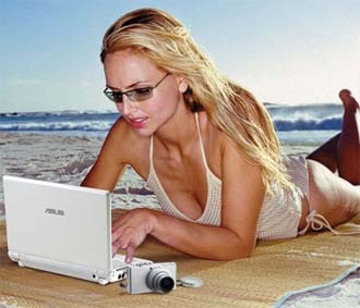 Đối tượng mà Asus muốn chiếc Eee PC mới hướng tới không phải là học sinh, sinh viên tại các nước đang phát triển mà là những khách hàng không hề thiếu tiền tại Mỹ, Nhật và nhiều nước đang phát triển khác, nhất là những người không thích dùng những chiếc máy tính có quá nhiều tính năng cao cấp.