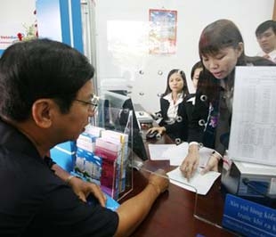 Nhiều ngân hàng đang gặp khó khăn trong việc huy động vốn 