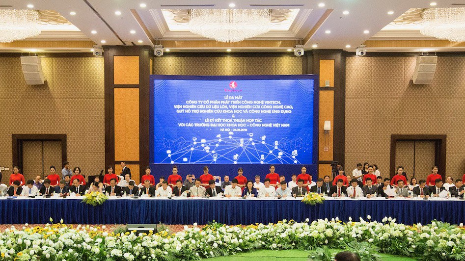 Vingroup đang hội tụ những điều kiện cần và đủ để trở thành một Tập đoàn Công nghệ - Công nghiệp - Dịch vụ trong tương lai.