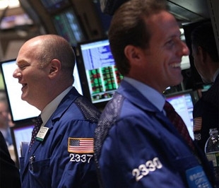 Với phiên tăng điểm này, cả ba chỉ số đều lên mức cao nhất kể từ đầu năm - Ảnh: Getty Images.