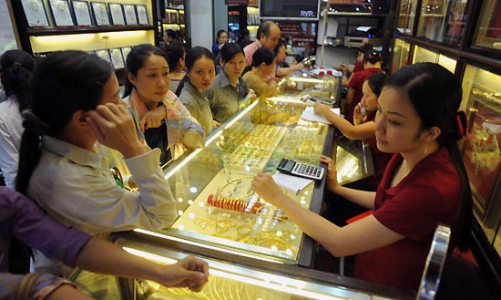 Giá vàng vượt 39,4 triệu đồng/lượng, lực bán chùng xuống