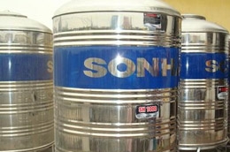 Ngày 30/12/2009, 15 triệu cổ phiếu của Công ty Cổ phần Quốc tế Sơn Hà (mã SHI-HOSE) chính thức giao dịch trên HOSE với giá tham chiếu 25.000 đồng/cổ phiếu.