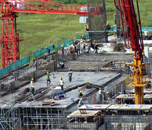 Ngay sau khi thi công trở lại, tai nạn lao động lại xảy ra tại tòa tháp của Keangnam - Ảnh: VnExpress.