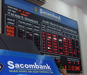 Áp lực cạnh tranh lãi suất gia tăng khi những ngân hàng lớn như ACB và Sacombank vào cuộc.