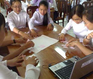  Tiền lương của một tháng làm căn cứ tính trả tiền lương dạy thêm giờ của giáo viên bao gồm mức lương theo ngạch, bậc hiện hưởng, các khoản phụ cấp lương và hệ số chênh lệch bảo lưu (nếu có).