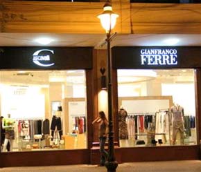 Khu thời trang cao cấp Signature Boutique tại góc đường Đồng Khởi, Lê Thánh Tôn, quận 1, Tp.HCM.