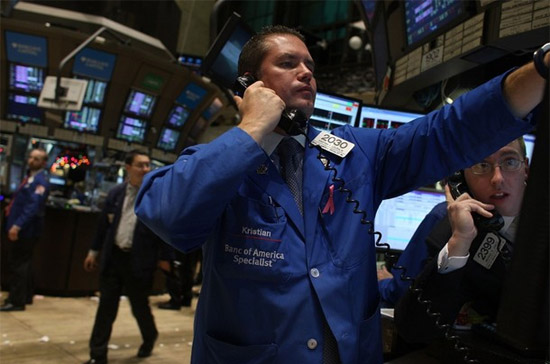 Trước mắt, các chỉ số đều có vùng kháng cự mạnh, trong đó đích cần phá vỡ của Dow Jones nằm ở ngưỡng 10.600 điểm - Ảnh: Getty Images.