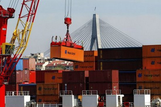 Mặc dù xuất khẩu tăng trở lại, nhưng nhập khẩu cũng tăng mạnh - Ảnh: News.