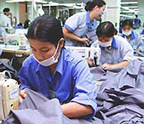 Nếu không có biện pháp điều chỉnh, ngành công nghiệp dệt may sẽ bị ảnh hưởng nặng nề bởi cam kết hội nhập.