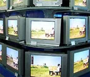 Giá thành của một chiếc tivi 21 inch khoảng 61,5 USD, tính cho đơn hàng mua thiết bị với số lượng 1.000 chiếc.