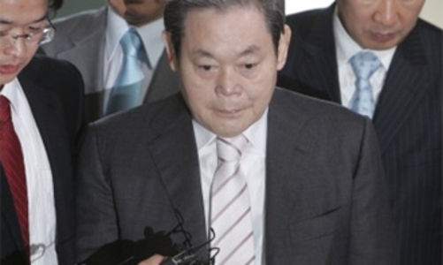 Cựu Chủ tịch Samsung lĩnh án 3 năm tù treo
