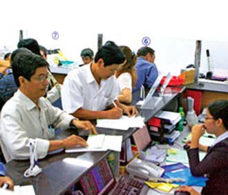 Đã qua thời vàng son mà khi đó, nhà đầu tư phải o bế nhân viên chứng khoán...