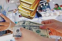 Với giá vàng trong nước, biến động của tỷ giá USD/VND là một yếu tố quan trọng, liên quan đến việc xác định giá quy đổi từ giá thế giới.