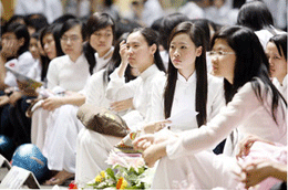 Theo đánh giá của Chính phủ, giáo dục đại học còn nhiều hạn chế và yếu kém.