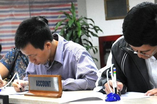 Với quy mô niêm yết và giao dịch sẽ tăng lên nhanh chóng trong năm tới, điều hiển nhiên là nhu cầu vay đầu tư chứng khoán sẽ càng nhiều thêm - Ảnh: Quang Liên.