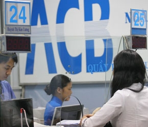 Lãi suất USD của ACB đang ở mức hấp dẫn trên thị trường. Ảnh: Việt Tuấn.