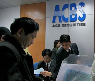 Công ty TNHH Chứng khoán ACB công bố doanh thu hoạt động kinh doanh chứng khoán và lãi đầu tư năm 2008 đạt 600 tỷ đồng; lợi nhuận sau thuế đạt 236,77 tỷ đồng.