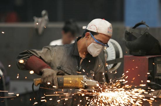 Kết quả điều tra cho thấy, Việt Nam đạt điểm cao nhất ở ba hạng mục triển vọng gồm tạo việc làm, doanh thu và lợi nhuận của doanh nghiệp - Ảnh: Việt Tuấn.