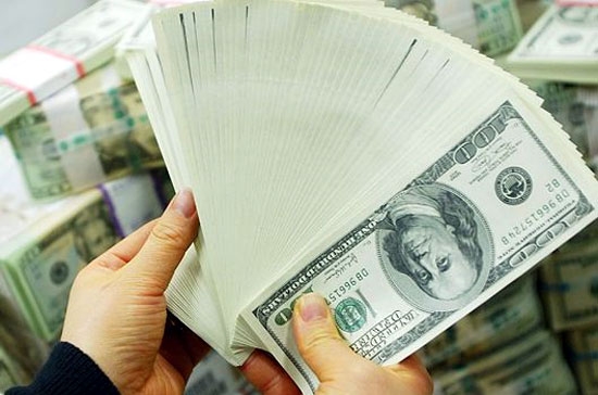 Giá USD bán ra của các ngân hàng thương mại tiếp tục kịch trần biên độ.