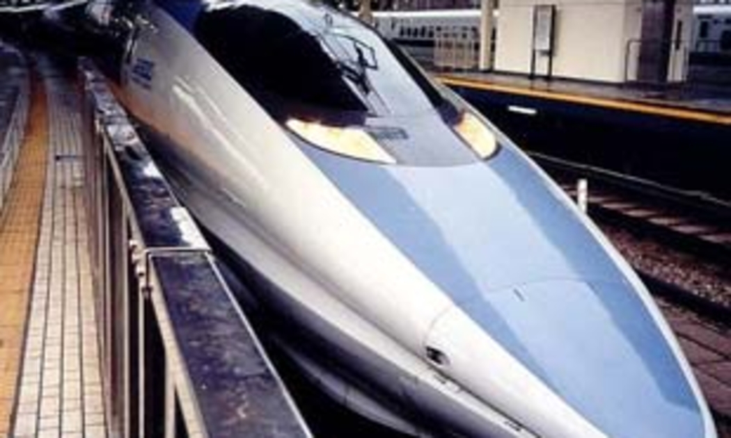 Một tàu cao tốc Shinkansen của Nhật. Nước này đã đồng ý hỗ trợ Việt Nam một phần vốn ODA để xây dựng dự án đường sắt cao tốc Bắc - Nam.
