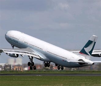 Số tiền tổn thất trung bình trong 6 năm qua (2001- 2006) của các nhà bảo hiểm hàng không là 810 triệu USD mỗi năm.