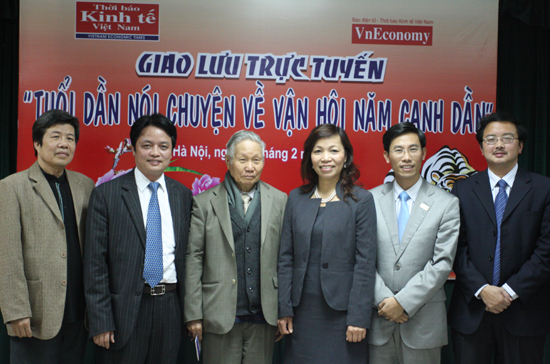 Các vị khách mời tham gia buổi giao lưu trực tuyến cùng lãnh đạo Thời báo Kinh tế Việt Nam.