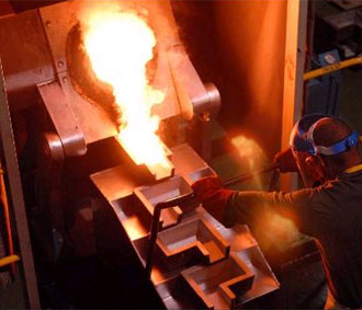 Thái độ ít “nhiệt tình” hơn với vàng của các nhà đầu tư đang khiến giá vàng khó tiến xa hơn, bất chấp sự sôi động trên thị trường dầu và USD.