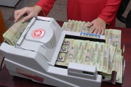 Sự can thiệp hành chính trong thời gian qua đến lãi suất dường như đã bộc lộ sự thiếu nhất quán và rõ ràng.