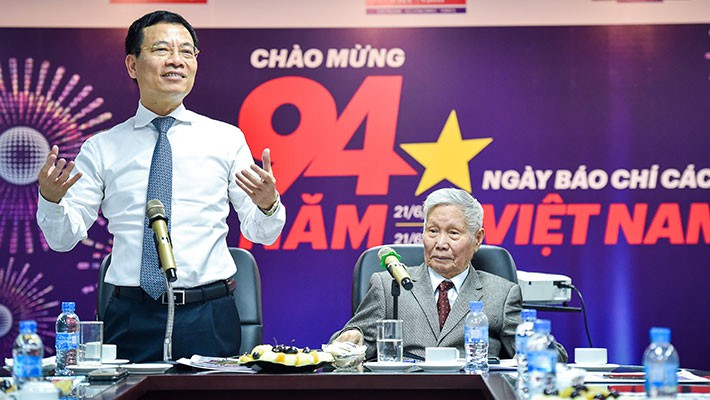 Bộ trưởng Nguyễn Mạnh Hùng: Báo chí là cầu nối cho khát vọng Việt Nam hùng cường - Ảnh 2.
