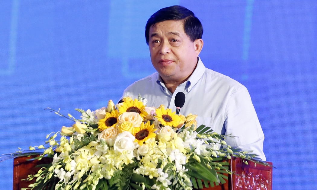 Bộ trưởng Nguyễn Chí Dũng phát biểu tại Hội nghị phát triển vùng miền Trung sáng 20/8 tại Bình Định.