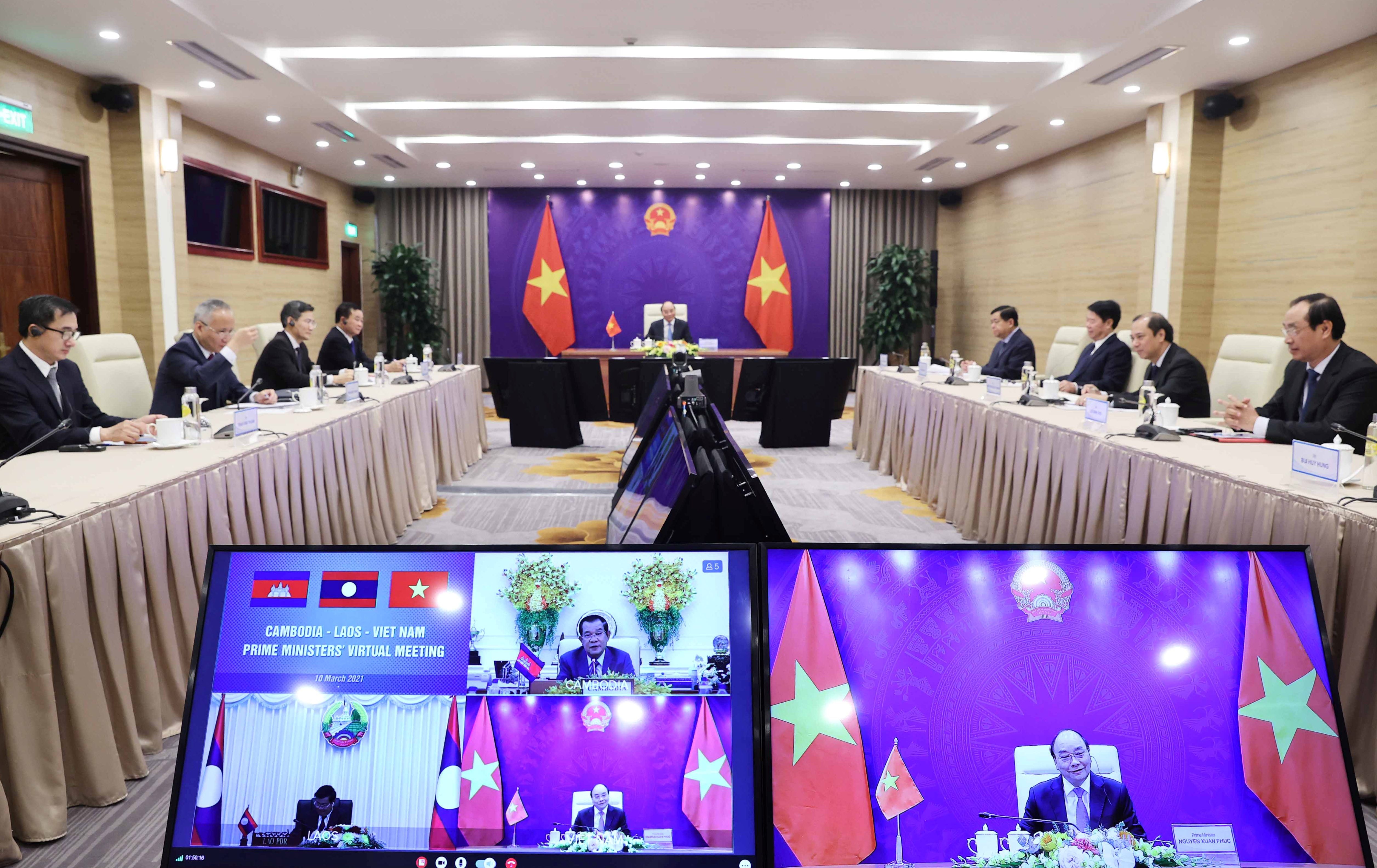 Ba Thủ tướng đánh giá cao ý nghĩa của cuộc Hội đàm cấp cao trực tuyến lần này theo sáng kiến của Thủ tướng Campuchia Hun Sen - Ảnh: Bộ Ngoại giao