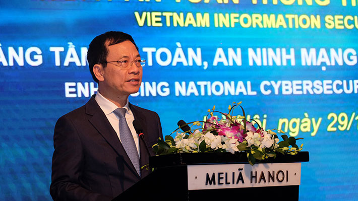 Bộ trưởng Nguyễn Mạnh Hùng tại sự kiện Ngày An toàn thông tin Việt Nam năm 2019 sáng 29/11.