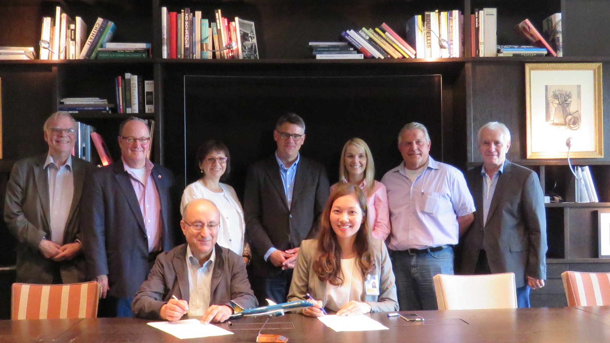 Lễ ký kết diễn ra tại Hà Nội dưới sự chứng kiến của Bộ trưởng Bộ Khoa học và Nghệ thuật bang Hessen, Boris Rhein và các thành viên nghị viện bang.