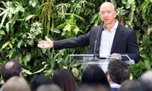 Tài sản của Jeff Bezos vượt 143 tỷ USD