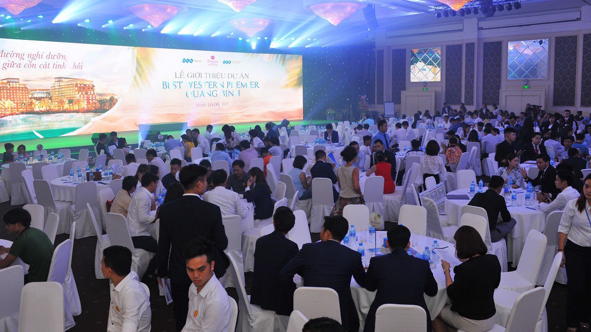  Lễ ra mắt dự án đã diễn ra trong không khí vô cùng sôi nổi và hào hứng, với sự tham dự của 10 đại lý và gần 1.000 khách hàng.