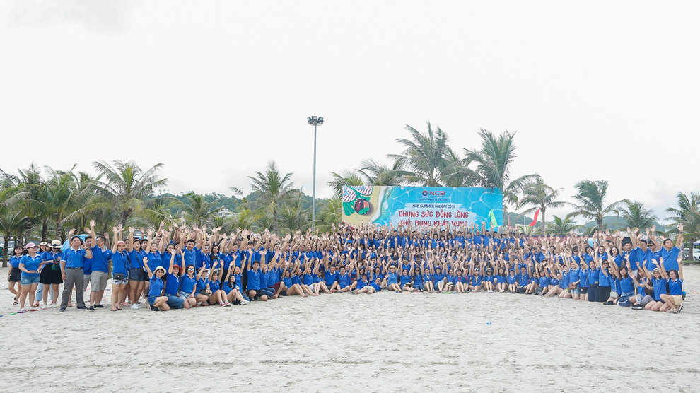 Teambuilding "Chung sức đồng lòng, thổi bùng khát vọng" được tổ chức hàng năm giúp cán bộ nhân viên tăng cường gắn kết.