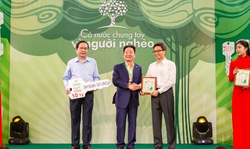 Bầu Hiển tiếp tục hỗ trợ 30 tỷ đồng cho Quỹ “Vì người nghèo”