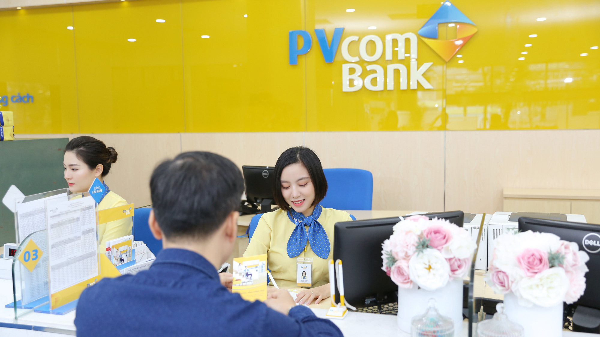 Gửi tiết kiệm tại PVcomBank, người dùng không chỉ được hưởng mức lãi suất hấp dẫn lên tới 7.99%/năm mà còn được cố định lãi suất này trong suốt thời gian gửi. 