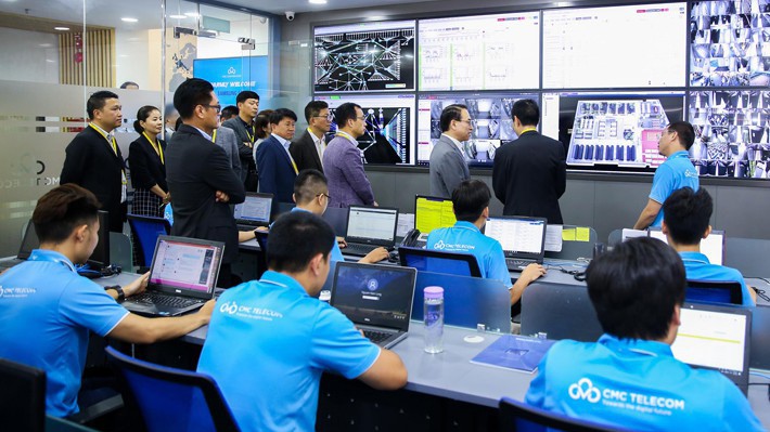 MC Telecom đã phải chứng minh các tiêu chuẩn vận hành, các chứng chỉ ngành, đội ngũ chuyên gia trình độ cao nhất và dịch vụ chăm sóc khách hàng tiêu chuẩn 5 sao.