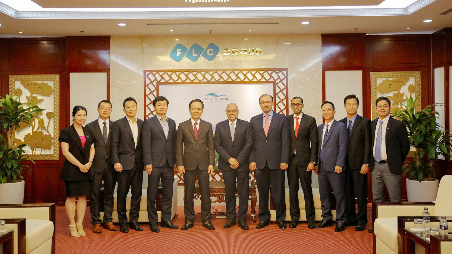 Đại diện lãnh đạo Tập đoàn FLC và Credit Suisse AG.