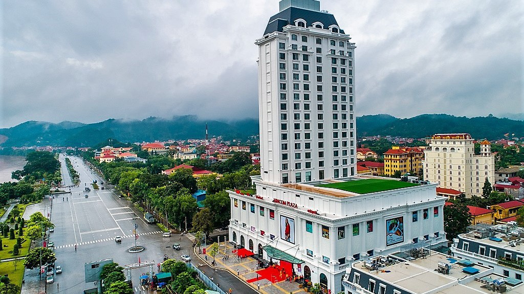 Vincom Plaza Lạng Sơn có vị trí tuyệt đẹp, nổi bật trong tổng thể kiến trúc đô thị của thành phố Lạng Sơn.